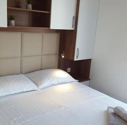 Floating House Sunflower 普拉